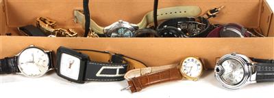 25 Damen und Herrenuhren, 1 Taschenuhr mit Kette - Antiques and art