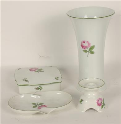 1 Kerzenhalter, 1 Vase 18 cm 1 Aschenbecher, 1 Deckeldose - Antiques and art