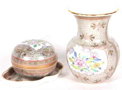 1 Vase, 1 Deckeldose, 1 Konfektschale, - Kunst, Antiquitäten und Möbel