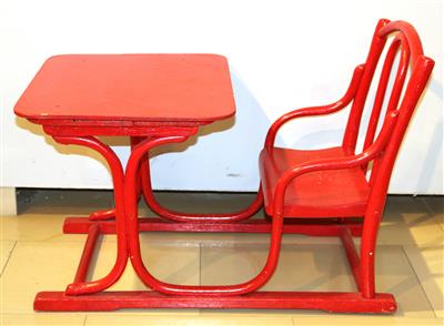 Kindersessel mit integriertem Tisch, - Kunst, Antiquitäten und Möbel online auction