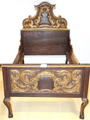 Provinzielles Bett 2. H. 18. JH., - Kunst, Antiquitäten und Möbel online auction