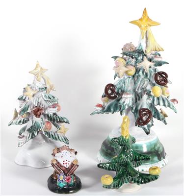 Weihnachtsbaum mit Spielwerk "Stille Nacht" 2 Christbäume 1 Jesuskind in Krippe - Christmas auction - Art and Antiques