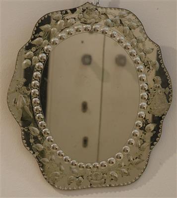 Kleiner ovaler Wandspiegel, - Antiques and art