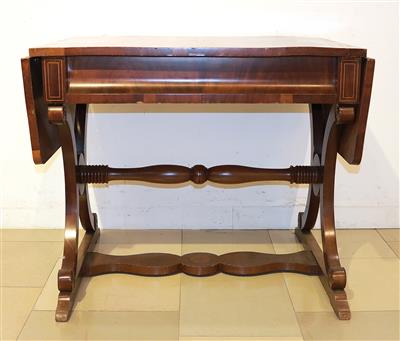 Biedermeier-Schreibtisch mit seitlichen, klappbaren Vergrößerungen - Kunst, Antiquitäten und Möbel
