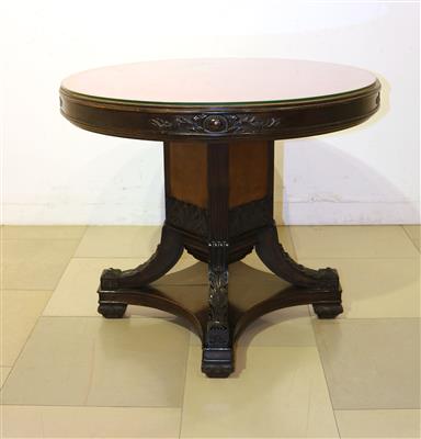 Runder Tisch in modifizierter englischer Stilform - Arte e antiquariato