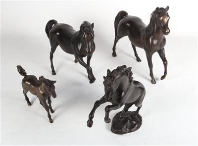 4 Tierfiguren "Pferde" - Kunst, Antiquitäten, Möbel und Technik