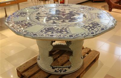 Chinesischer Tisch in oktogoner Grundform - Kunst, Antiquitäten, Möbel und Technik