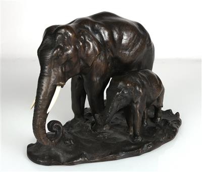 Figurengruppe, "Elefantenkuh mit Kalb - Kunst, Antiquitäten, Möbel und Technik