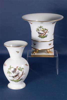 1 Sockelvase, 1 bauchige Vase - Antiques and art