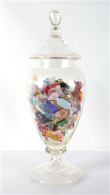 Konvolut von 60 Glasbonbons in Deckelpokal - Kunst, Antiquitäten, Möbel und Technik