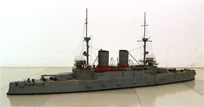 Schiffsmodell eines Kriegsschiffes - Kunst, Antiquitäten, Möbel und Technik