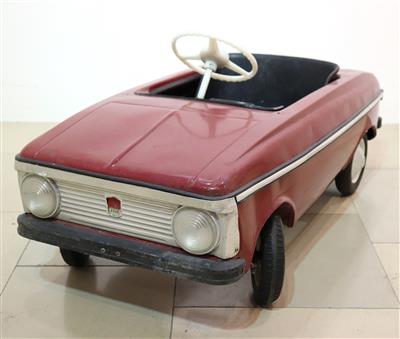 Russisches Kindertretauto - Kunst, Antiquitäten, Möbel und Technik