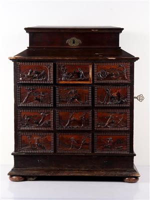 Kabinettkästchen im Stile der Egerer Reliefintarsien des 17. Jh. - Antiques and art