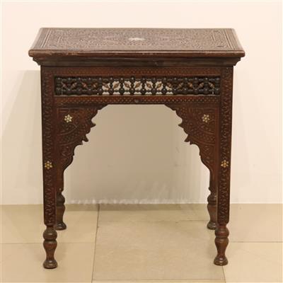 Rechteckiger Tisch in arabischer Stilform - Kunst, Antiquitäten, Möbel und Technik