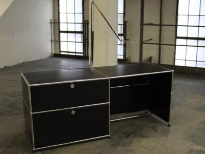Niederer Schreibtisch mit integrierter Halogen-Gelenklampe - Umění a starožitnosti