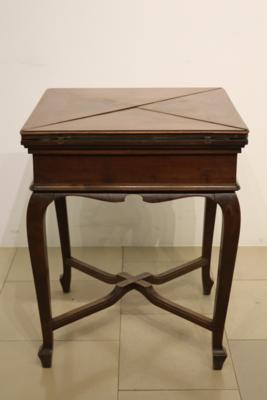 Quadratischer Klapp-Spieltisch - Art, antiques, furniture and technology
