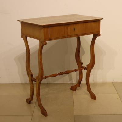 Elegantes Biedermeier Beistelltischchen - Kunst, Antiquitäten, Möbel und Technik