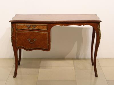 Ungewöhnlicher kleiner Schreibtisch im franz. Louis XV Stil - Art, antiques, furniture and technology