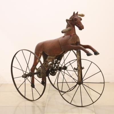 Enzückendes Kinderdreirad in Form eines Pferdes - Arte, antiquariato, mobili e tecnologia