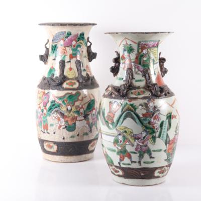 2 leicht variierende chinesische Keramikvase - Umění, starožitnosti, nábytek a technika