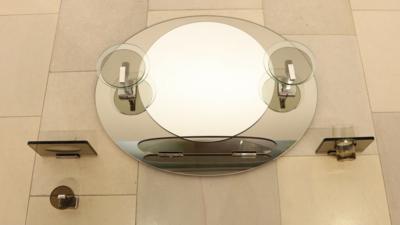 Ovaler, beleuchteter Badezimmer-Wandspiegel - Arte, antiquariato, mobili e tecnologia