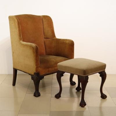 Fauteuille mit leicht variierendem Hocker - Art, antiques, furniture and technology