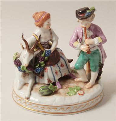 Sitzende junge Frau mit Traubengirlande und Ziege, neben ihr ein Flöte spielender junger Mann, - Starožitnosti, Obrazy