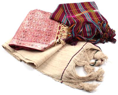 Konvolut asiatischer Textilien (3 Stücke): - Antiquariato e Dipinti