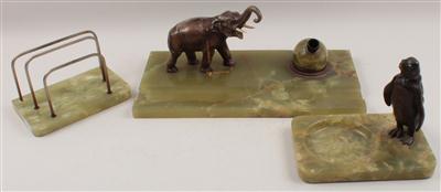 1 Federablage mit Elefant, 1 Schale mit Pinguin, 1 Briefständer, - Antiquariato e Dipinti