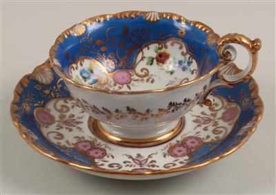 Tasse und Untertasse mit Blumen, - Antiquariato e Dipinti