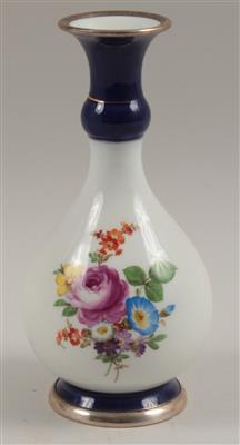 Vase, - Antiques and Paintings