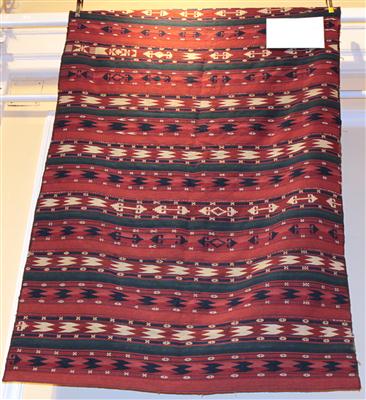 Djidjim ca. 250 x 125 cm, - Winterauktion - Antiquitäten,<br />Möbel und Bilder