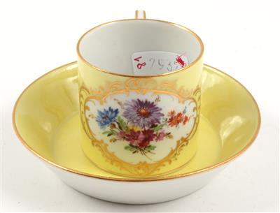 Moccatasse mit Blumenbukett, - Antiquariato e Dipinti