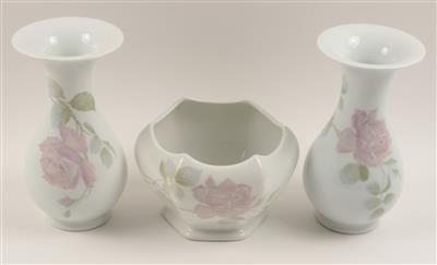 1 Paar Vasen, 1 Blumenübertopf, - Antiques and Paintings