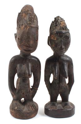 Konvolut (2 Stücke): Afrika, Yoruba, Nigeria. Zwei alte Zwillings-Figuren, 'Ibeji' genannt. - Antiques and Paintings