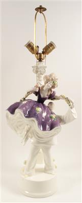 Adolphe Jean Lavergne, Lampenfuß mit tanzendem Pierrot mit Rokokodame, - Antiquitäten & Bilder