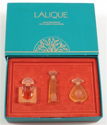 Drei Lalique-Parfumflakons mit Inhalt in Originalkarton, - Antiquitäten & Bilder