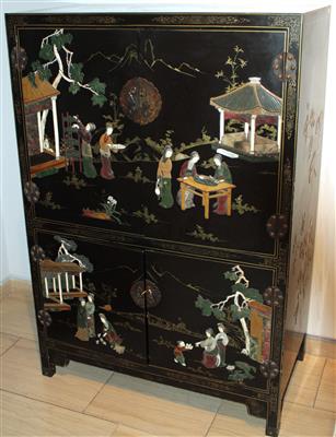 Halbhohes Kästchen in asiatischer Art, - Antiques and Paintings