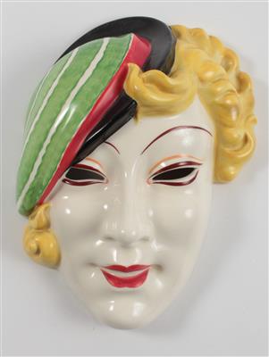 Frauenkopf-Wandmaske mit Hut, - Antiquariato e Dipinti