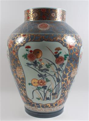 Imari Bodenvase - Antiques and Paintings