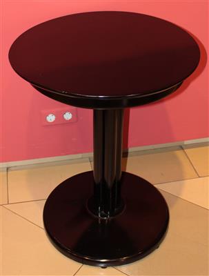 Runder Tisch, - Summer-auction