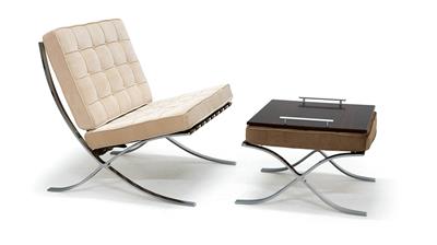 Lounge Sessel mit Fußhocker im Bauhaus-Stil, - Selected by Hohenlohe