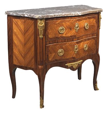 A small Louis XV chest of drawers, - Oggetti d'arte - Mobili, sculture, vetri e porcellane