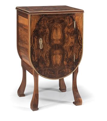 A Small Cabinet in the Shape of a Cradle, - Antiquariato e mobili