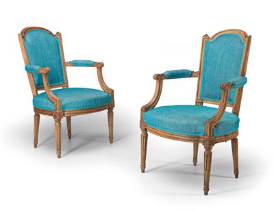 A Pair of French Armchairs, - Antiquariato e mobili
