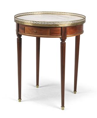 A Round Salon Side Table, - Antiquariato e mobili