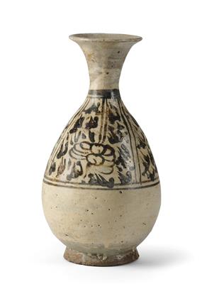 Bottle vase, Thailand, 14th/15th century, - Asiatics, Works of Art and furniture