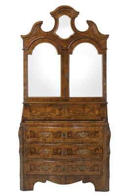 An Italian cabinet on chest - Asiatics, Works of Art and furniture