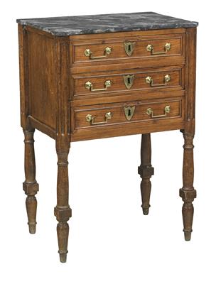 A small, provincial chest of drawers, - Nábytek