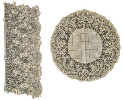 A small round tablecloth and fine needle lace, - Mobili